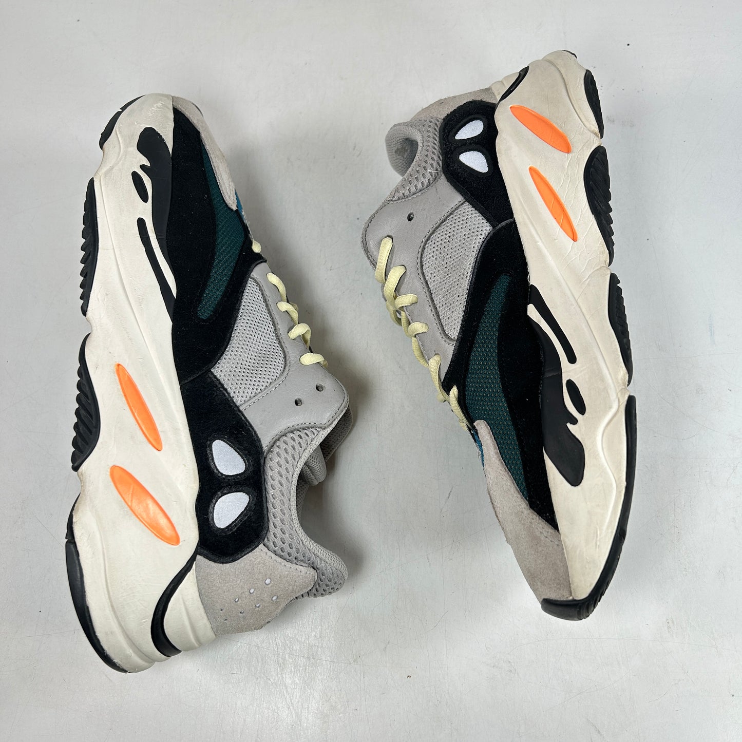 B75571 Yeezy 700 Wave Runner [USED] - 9.5 M (Used) (Replace Box)))