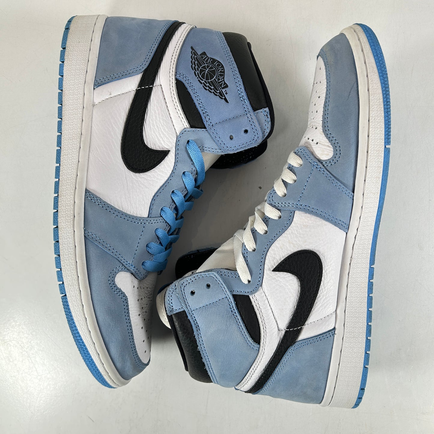 555088 134 Jordan 1 University Blue [USED] - 11 M (Used4)