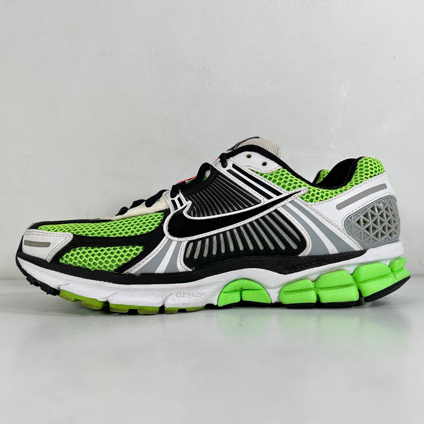 CI1694 300 Nike Zoom Vomero 5 Electric Green Black [USED] - 8 M (Used)
