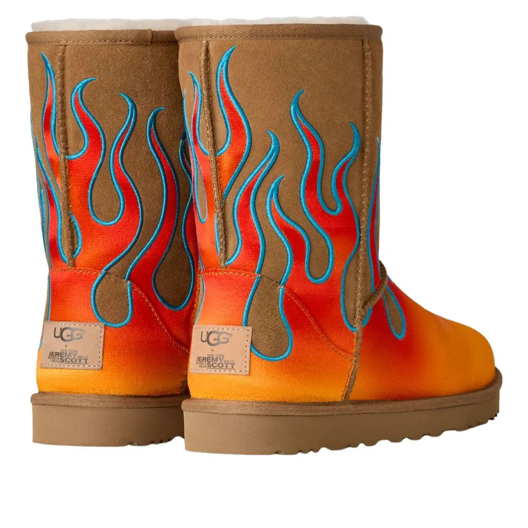 1182671 CHE UGG Classic Short Boot Jeremy Scott Flames Chestnut (2025)