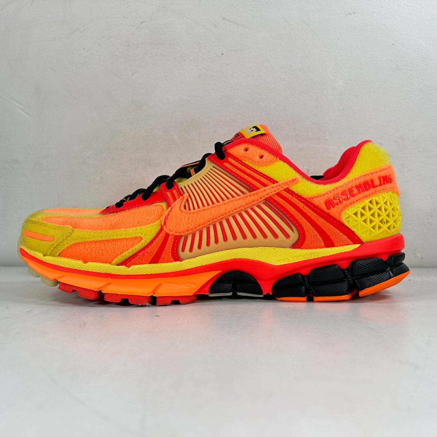 FD9711 602 Nike Zoom Vomero 5 Doernbecher [USED] - 9 M (Used)