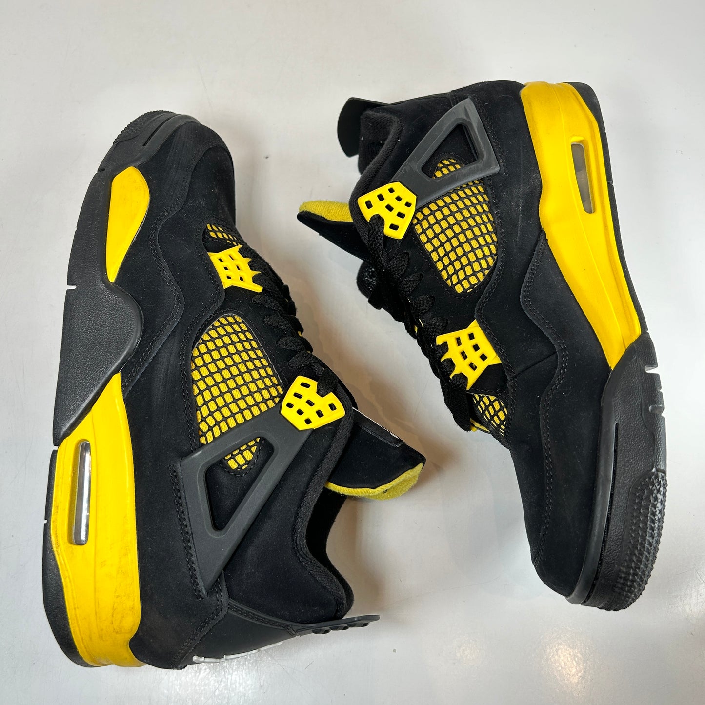 DH6927 017 Jordan 4 Retro Thunder [USED] - 9.5 M (Used)