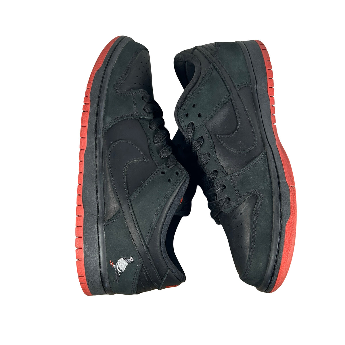 883232 008 Nike SB Dunk Low Black Pigeon [USED] - 8 M (Used)