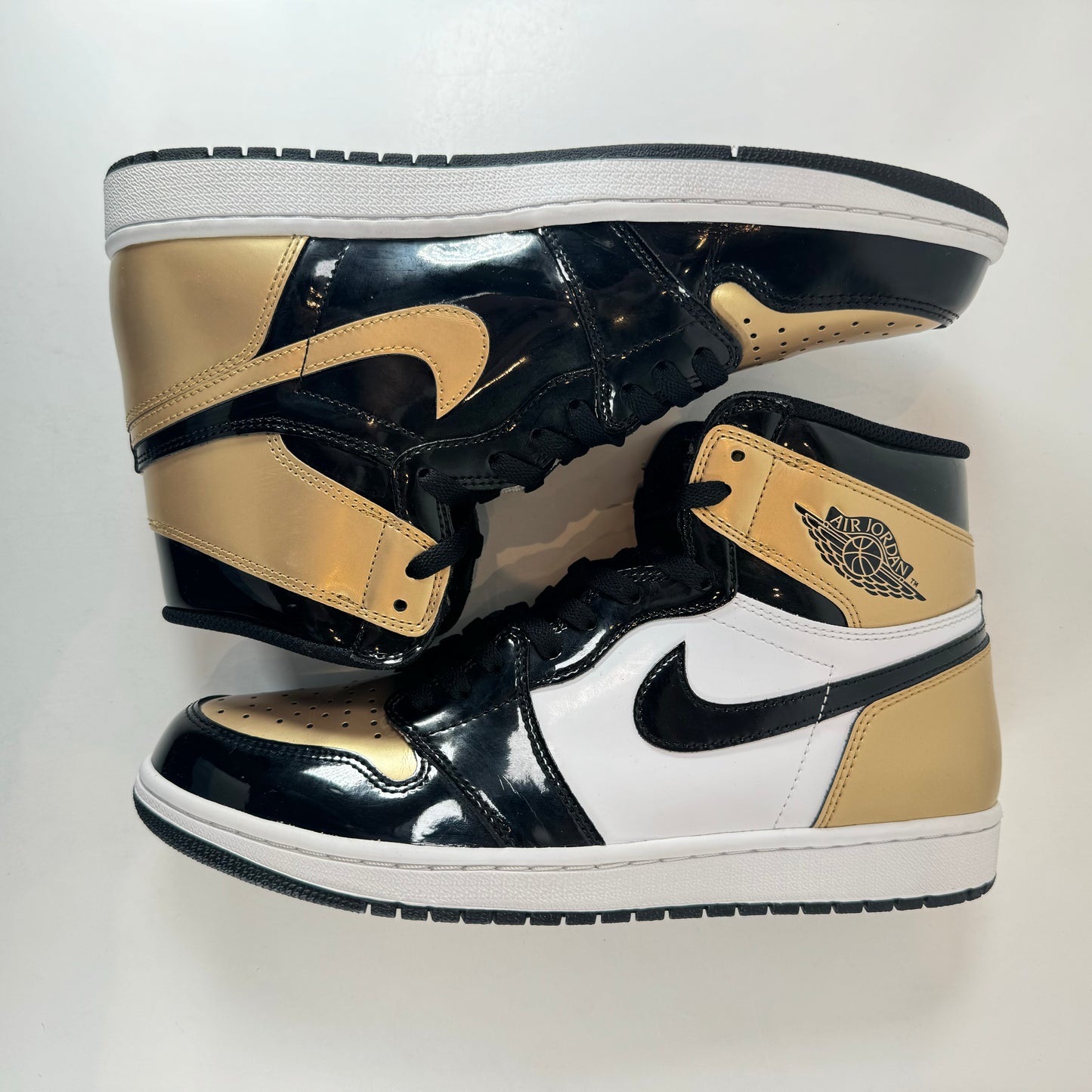 861428 007 Jordan 1 Retro High NRG Patent Gold Toe [USED] - 10.5 M (Used)