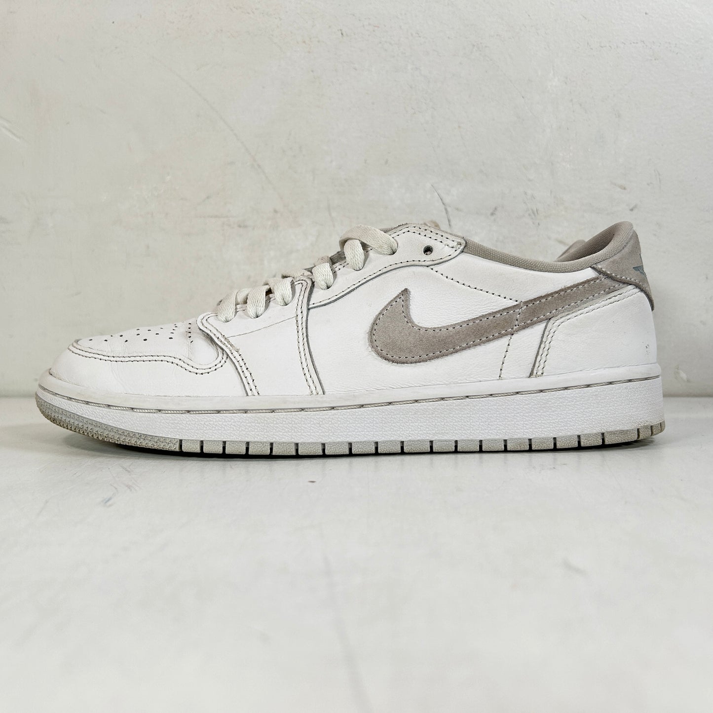 CZ0775 100 Jordan 1 Low OG Neutral Grey (2021) (Women's) [USED] - 10 W (Used)