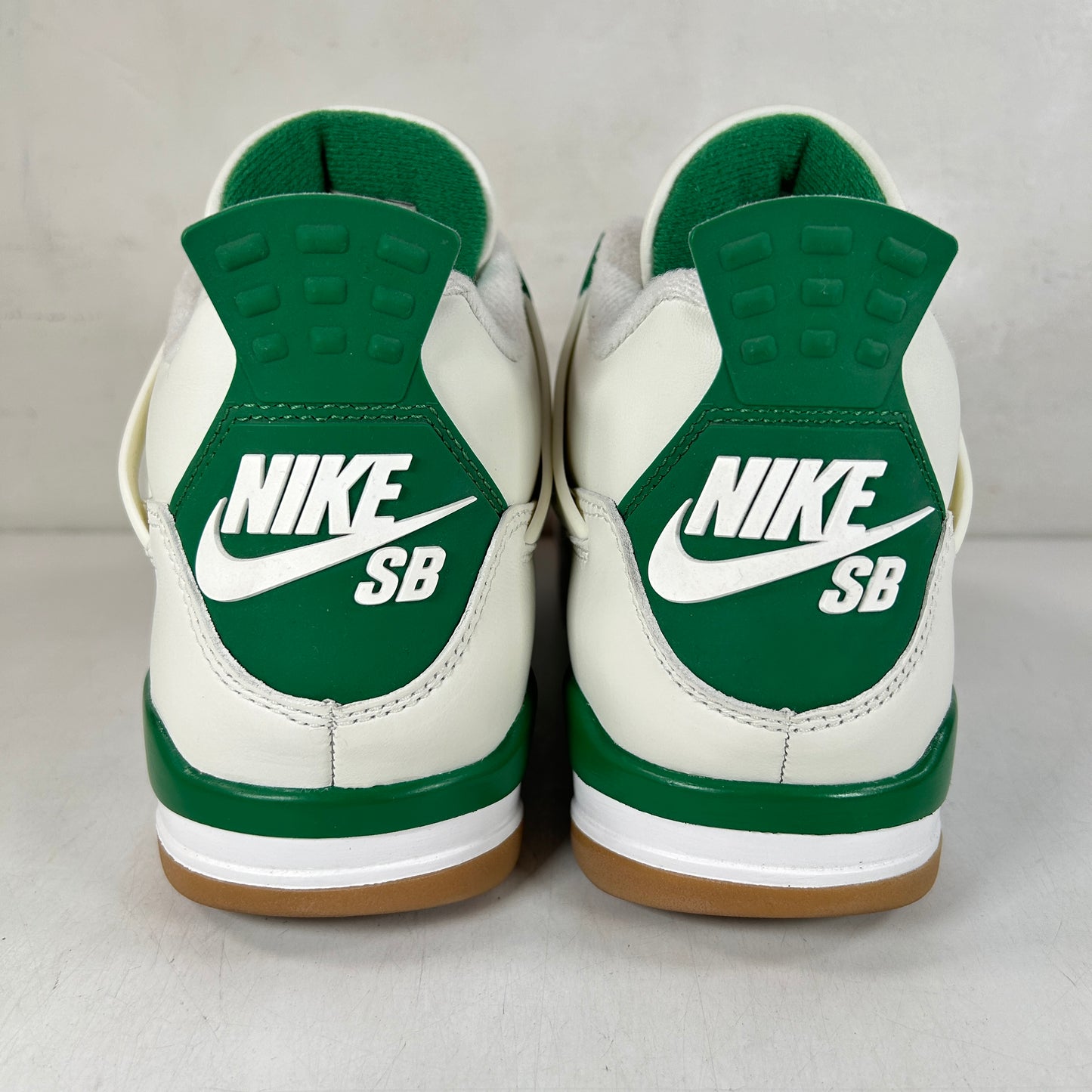 DR5415 103 Jordan 4 Retro SB Pine Green [USED] - 8 M (VNDS) (Scratch On Inner Left Foot)