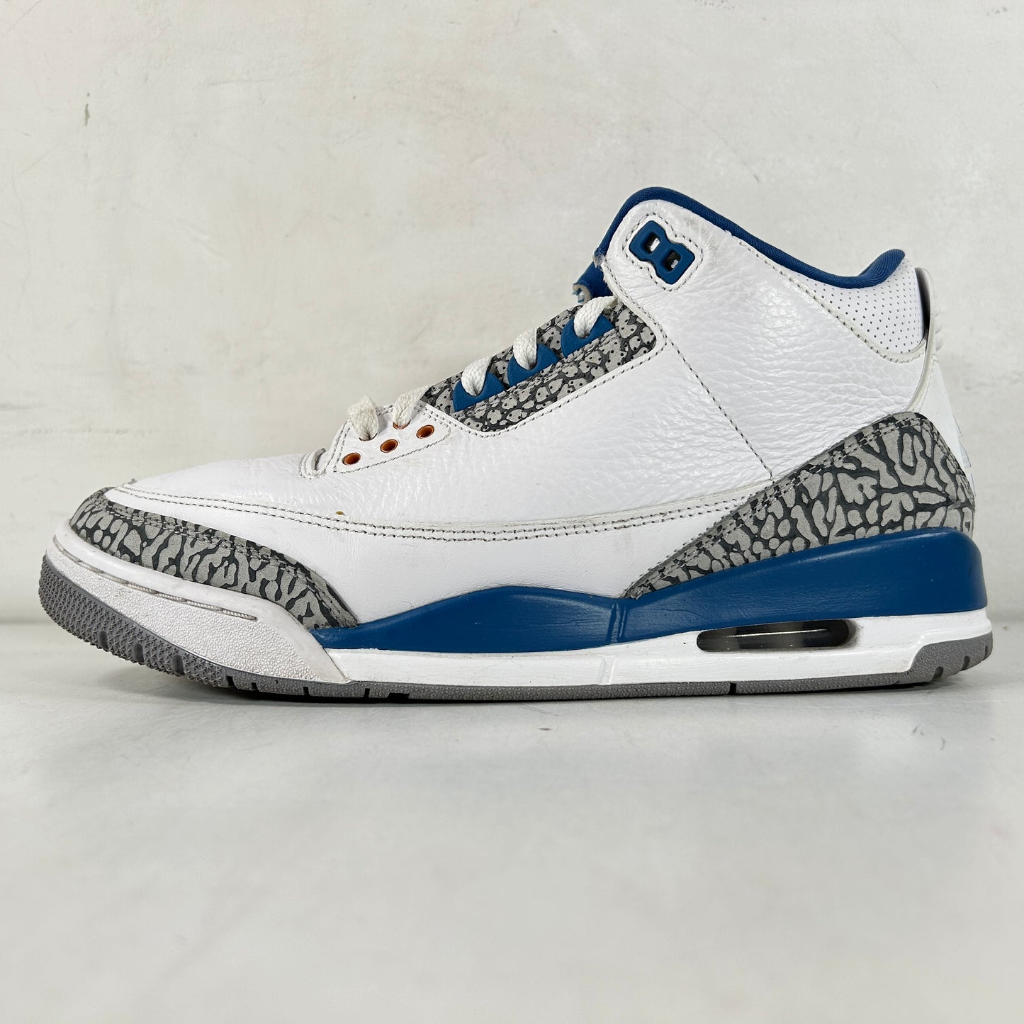 CT8532 148 Jordan 3 Retro Magos