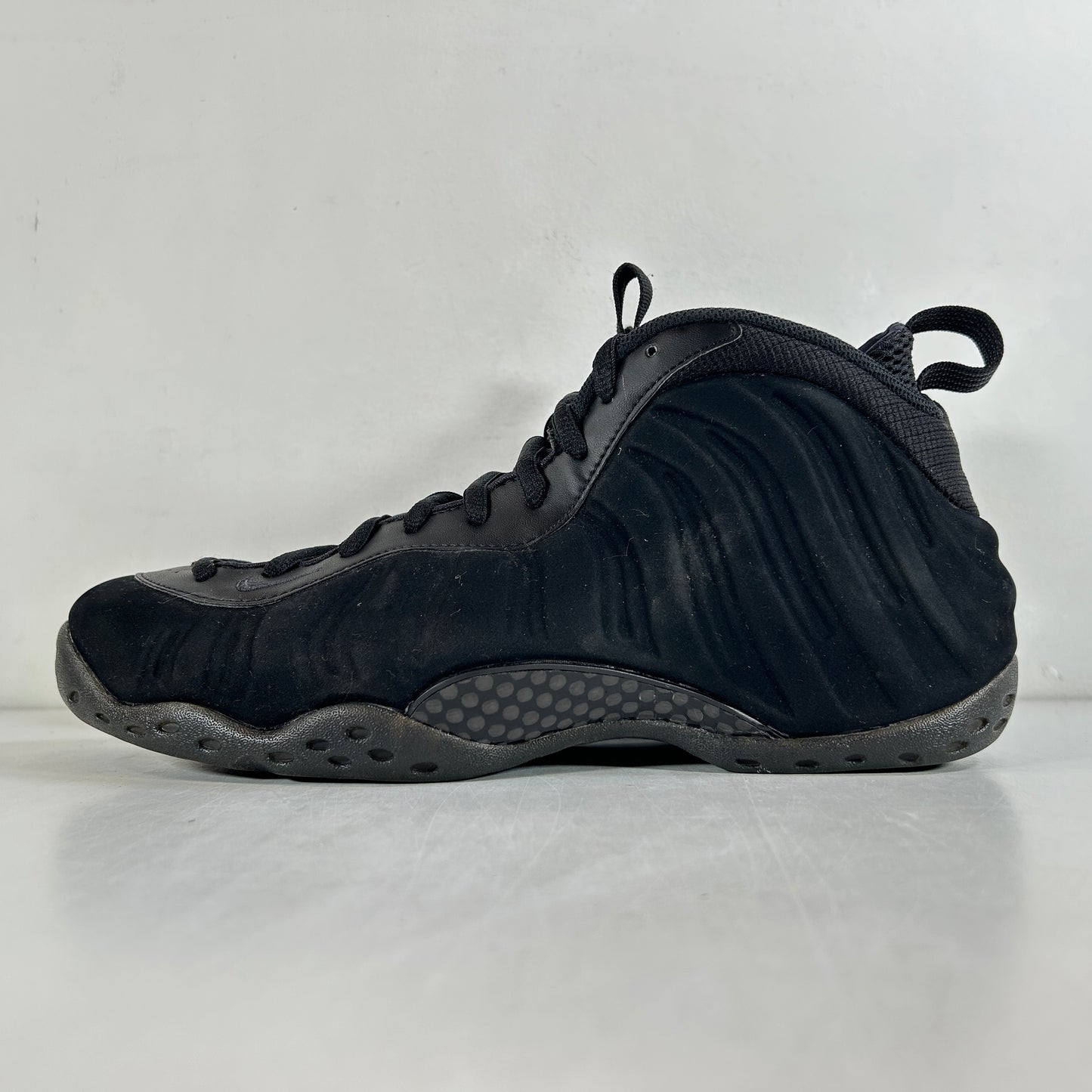 575420 006 Nike Air Foamposite One Black Suede [USED] - 11 M (VNDS) (Replace Box)