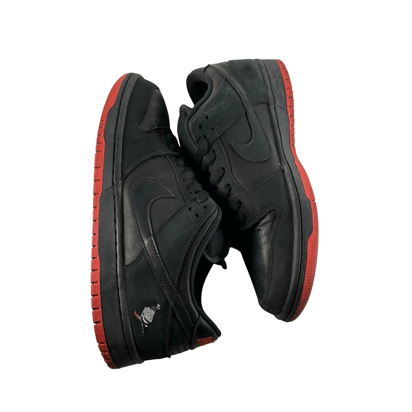 883232 008 Nike SB Dunk Low Black Pigeon [USED] - 9 M (Used)