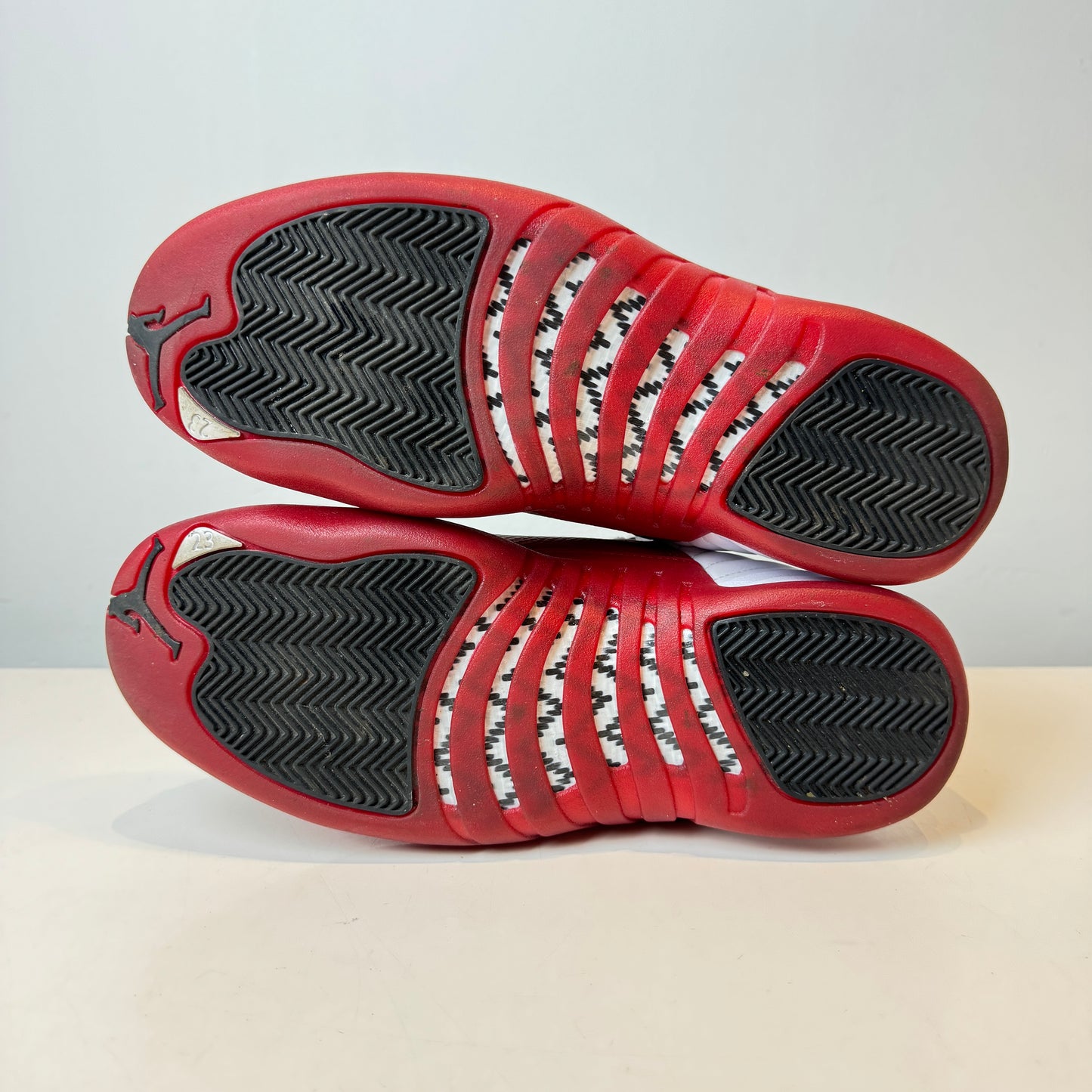 CT8013 116 Jordan 12 Retro Cherry (2023) [USED] - 9.5 M (Used5)