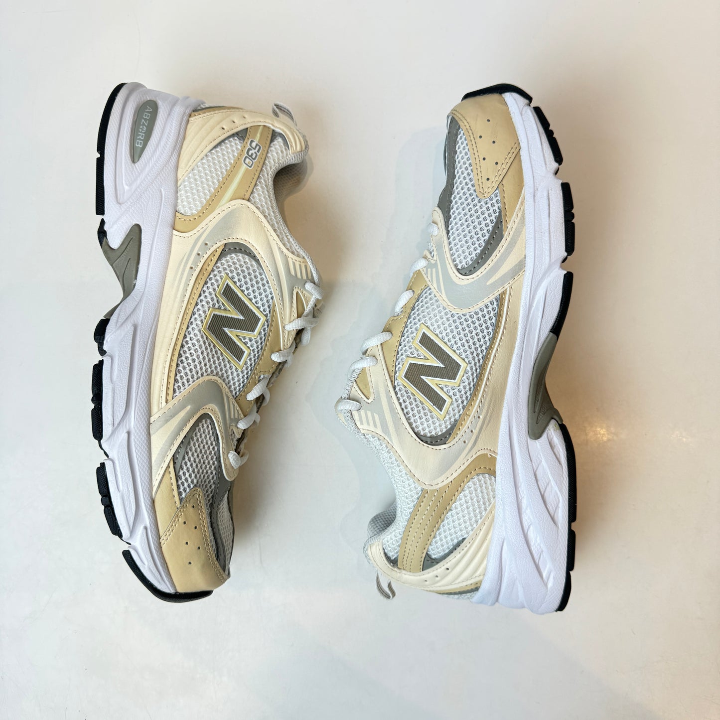 MR530AOS New Balance 530 Beige Silver [USED] - 9.5 M (Used) (No Box)