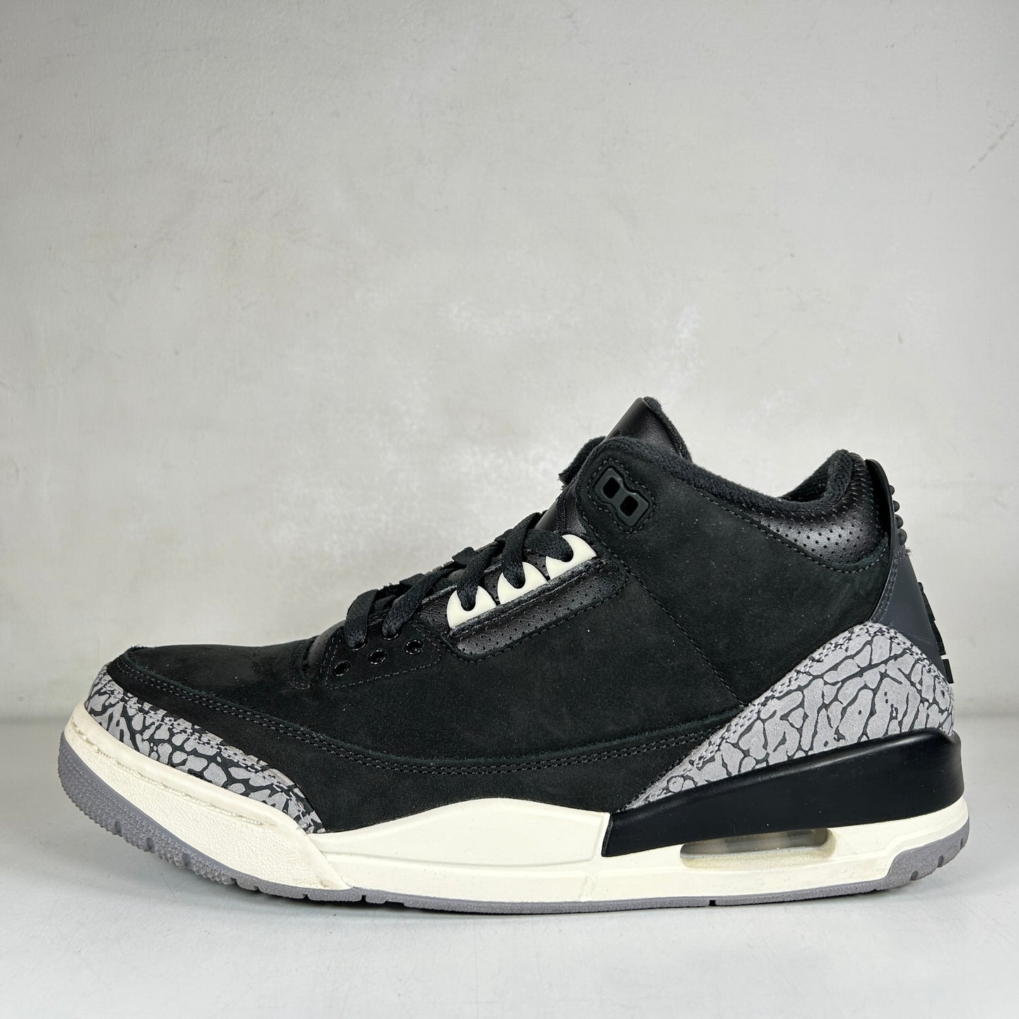 CK9246 001 Jordan 3 Retro Off Noir (Mujeres)