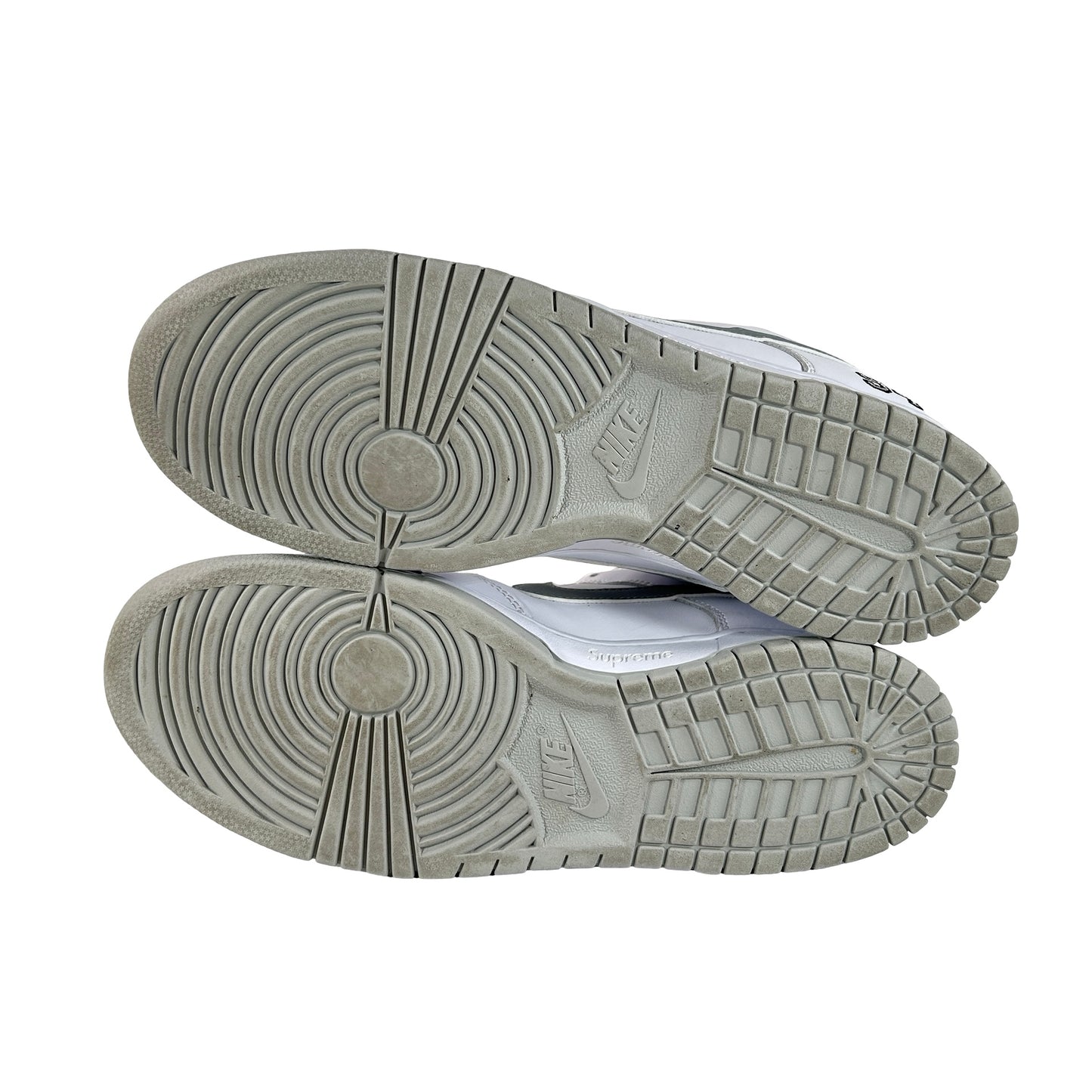 HQ8487 100 Nike SB Dunk Low Supreme 94 White Metallic Silver [USED] - 10.5 M (Used2)