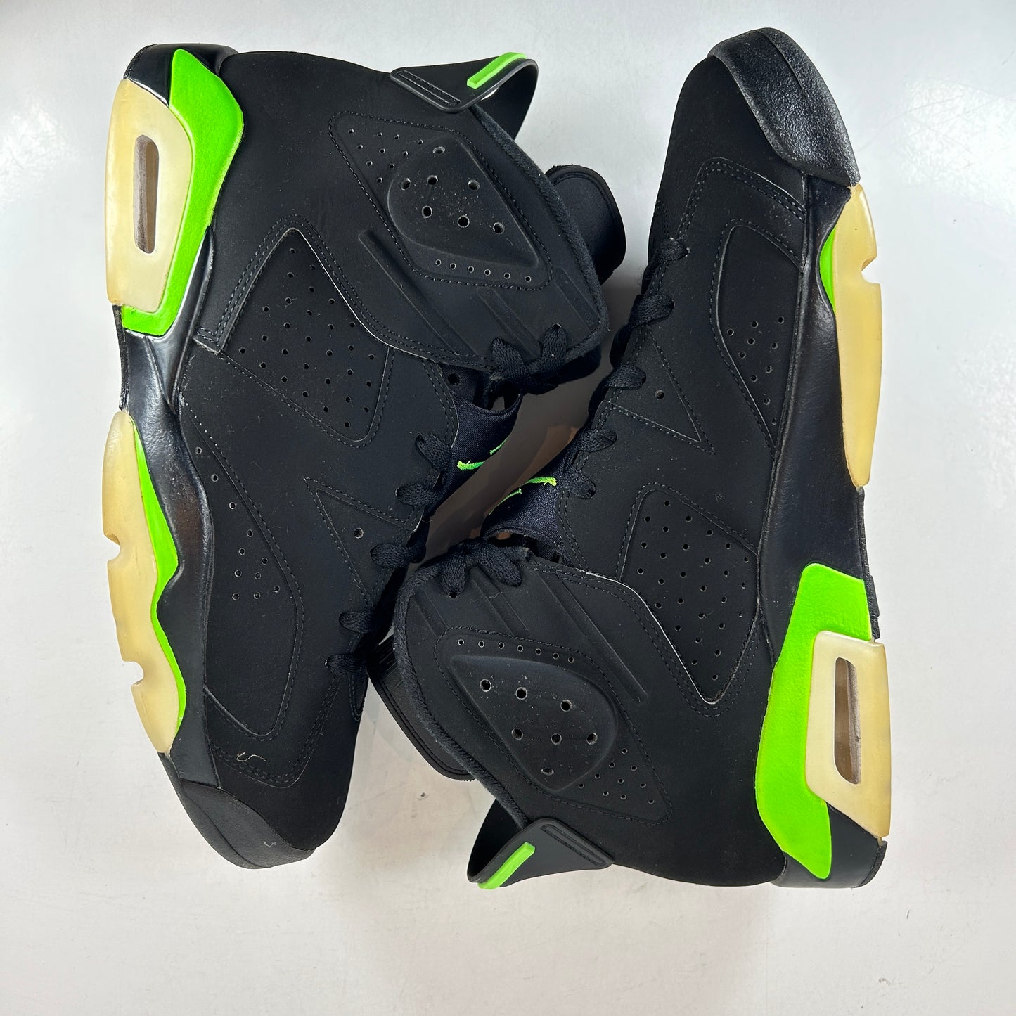 CT8529 003 Jordan 6 Retro Verde Eléctrico