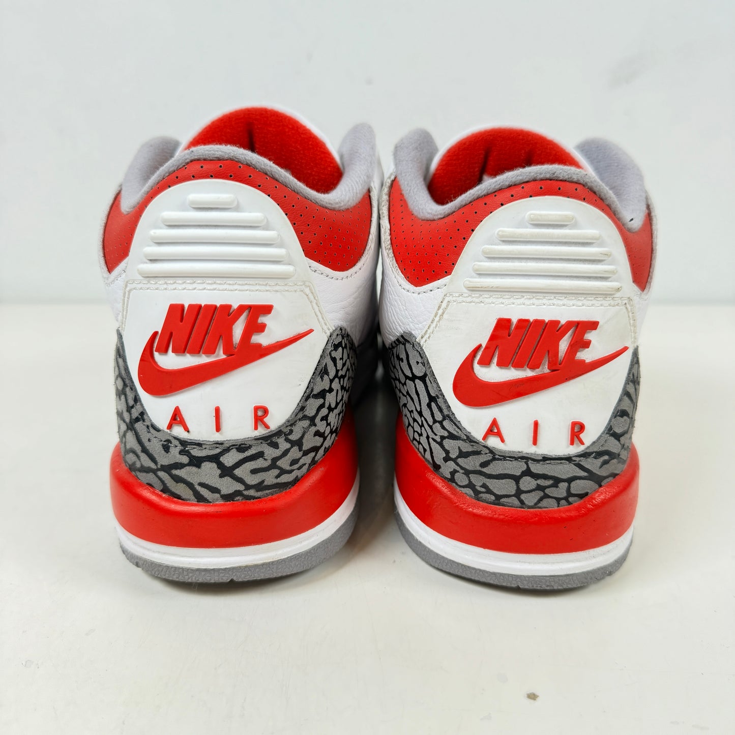 DM0967 160 Jordan 3 Retro Fire Red (2022) (GS) [USED] - 7 Y (Used)