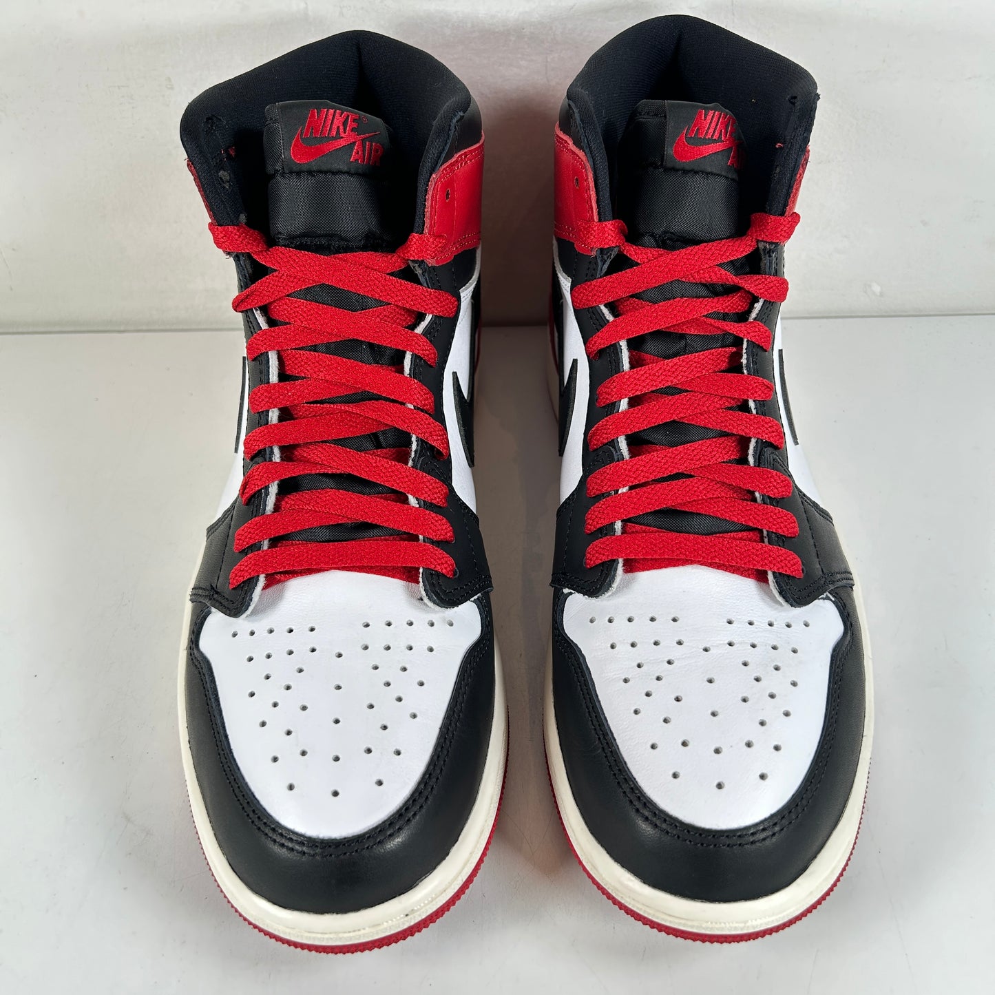 DZ5485 106 Air Jordan 1 High OG Black Toe Reimagined [USED] - 9.5 M (Used)