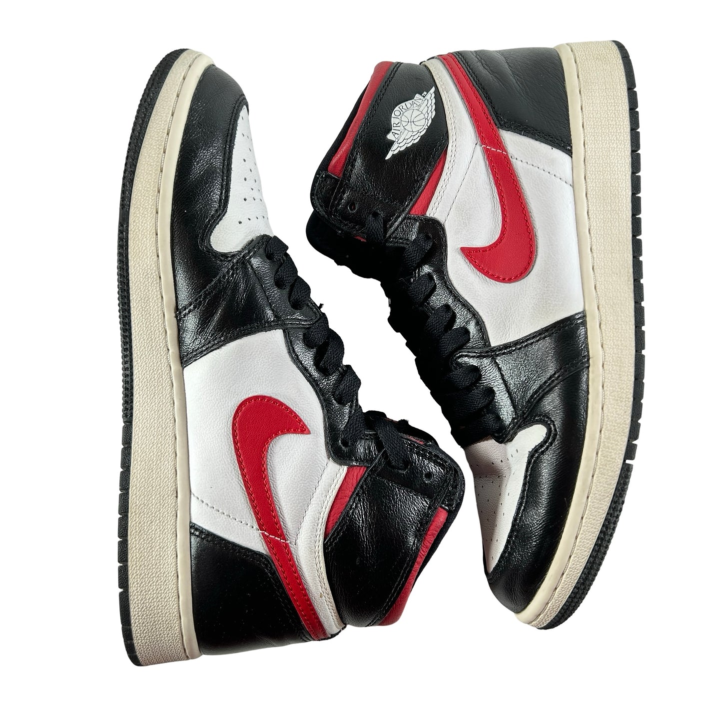 575441 061 Jordan 1 Retro High Black Gym Red (GS) [USED] - 7 Y (Used)