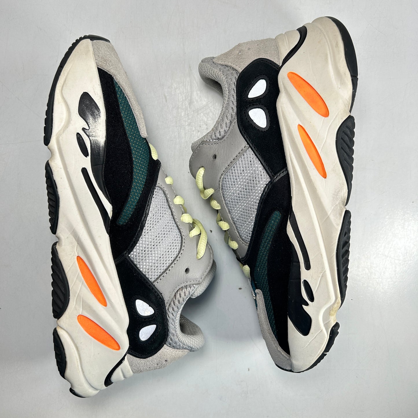 B75571 Yeezy 700 Wave Runner [USED] - 5 M (Used)