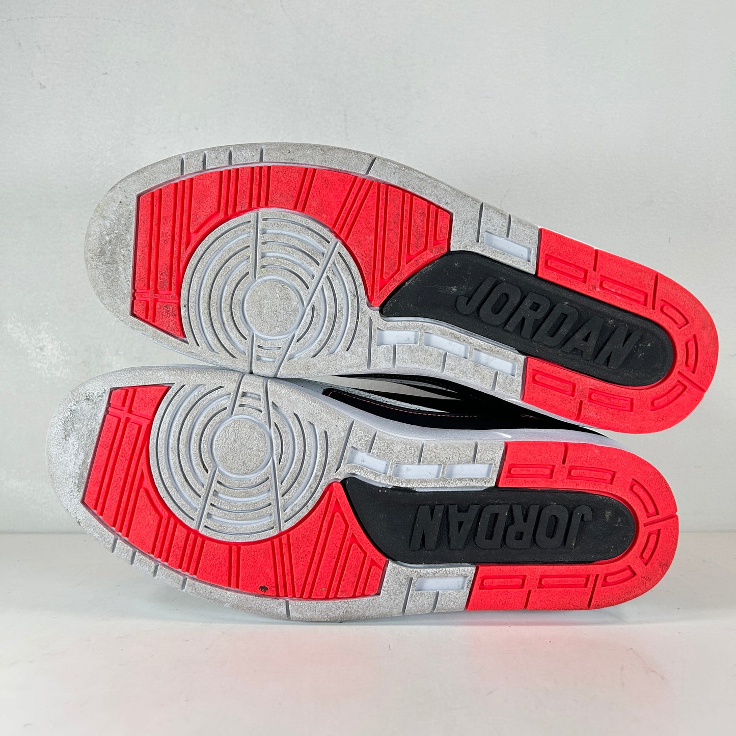 385475 023 Jordan 2 Retro Infrared Cement [USED] - 9.5 M (Used)