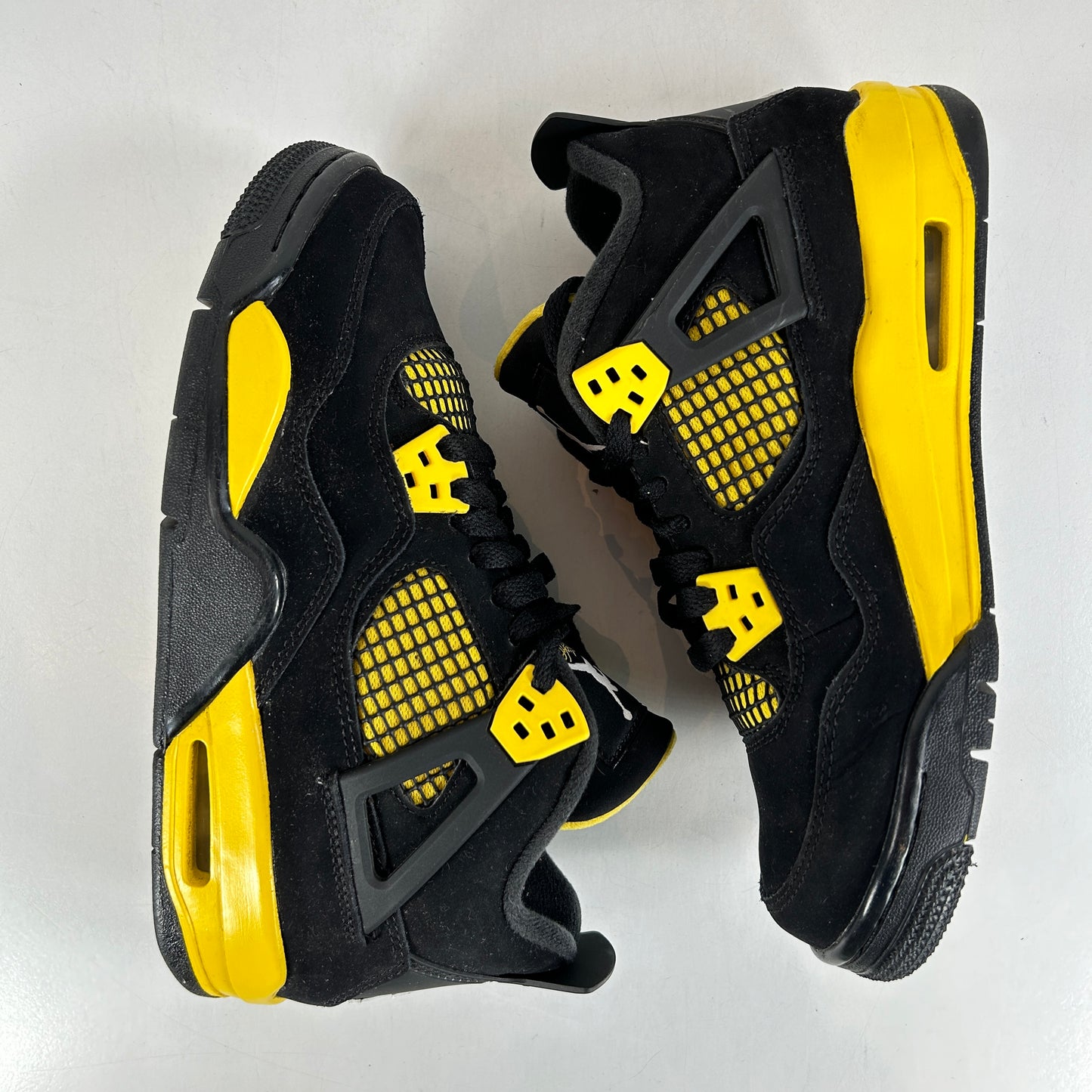 408452 017 Jordan 4 Retro Thunder (2023) (GS) - 5.5 Y (Used2)