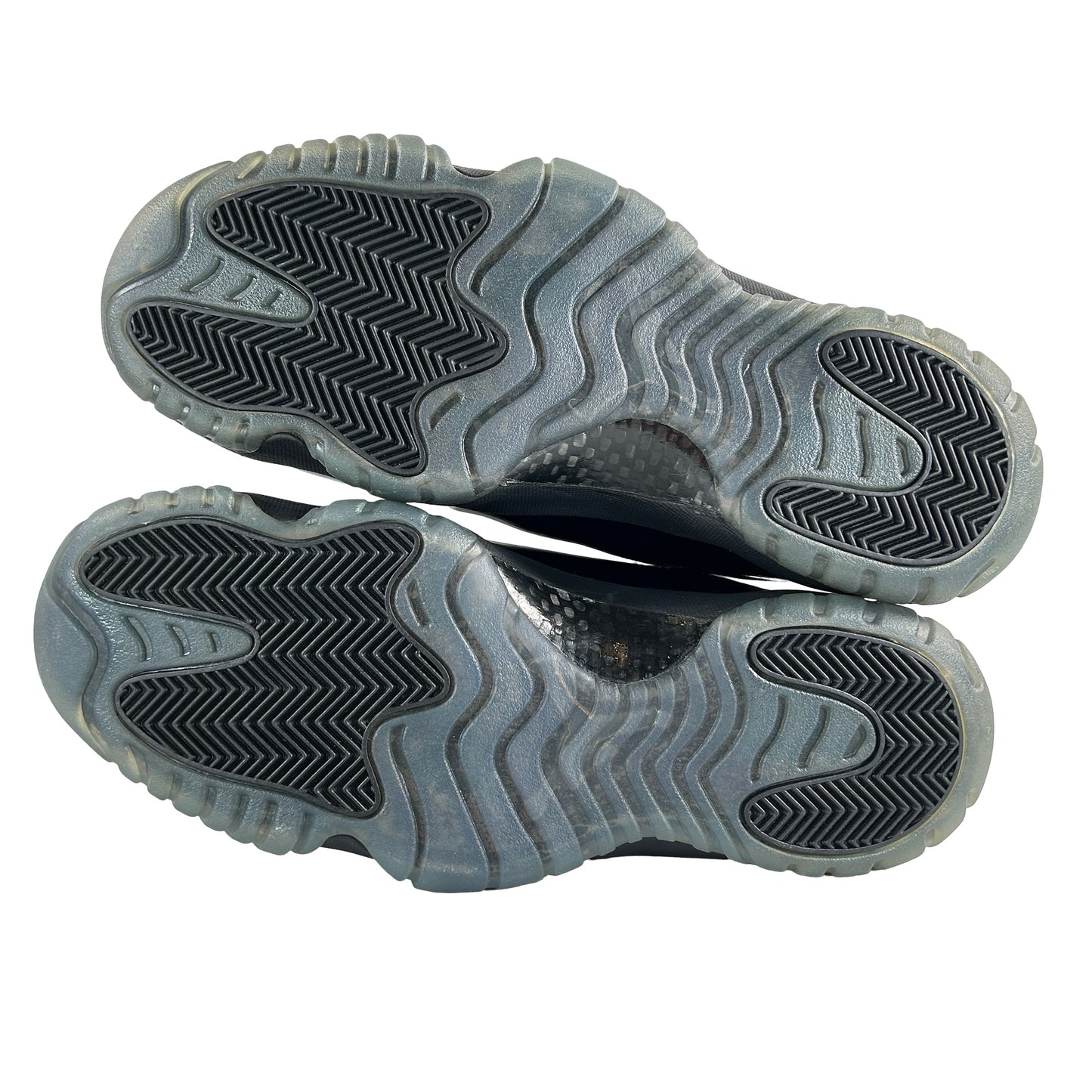378037 005 Jordan 11 Retro Cap and Gown [CONDITIONAL] - 11 M (Yellowing)