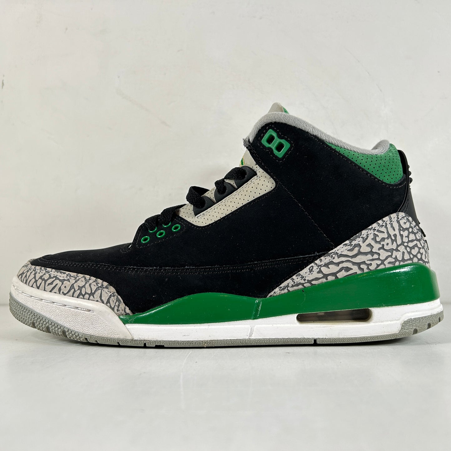 CT8532 030 Jordan 3 Retro Pine Green [USED] - 8 M (Used)