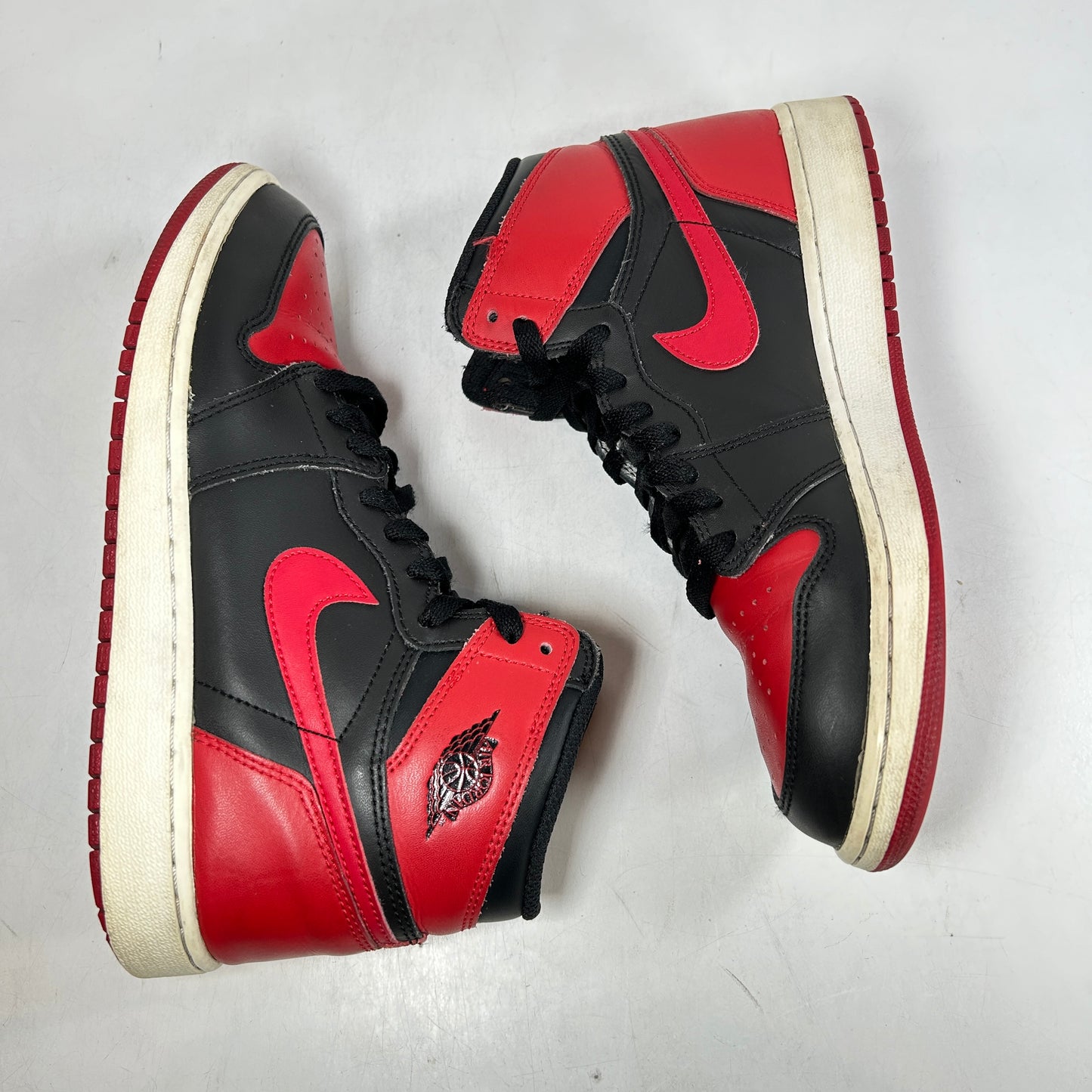 575441 001 Jordan 1 Retro Bred Banned (2016) (GS) [USED] - 7 Y (Used2)