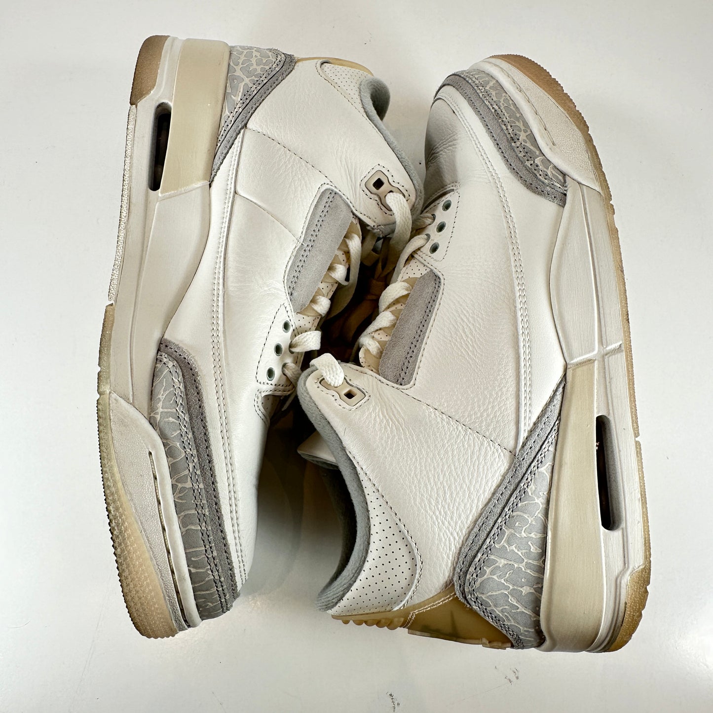 FJ9479 100 Jordan 3 Retro Craft Ivory [USED] - 10 M (Used)