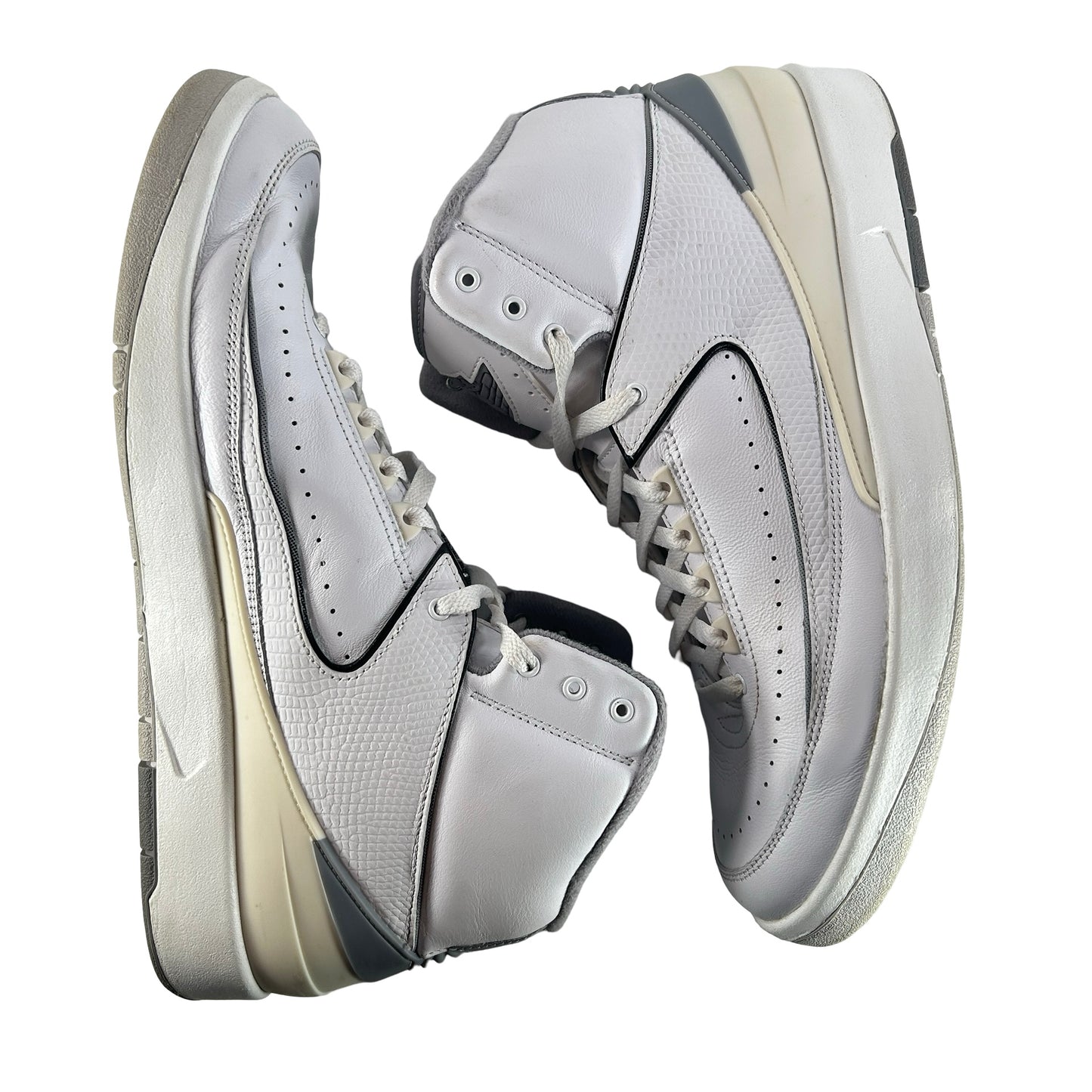 DR8884 100 Jordan 2 Retro Cement Grey [USED] - 13 M (Used2)