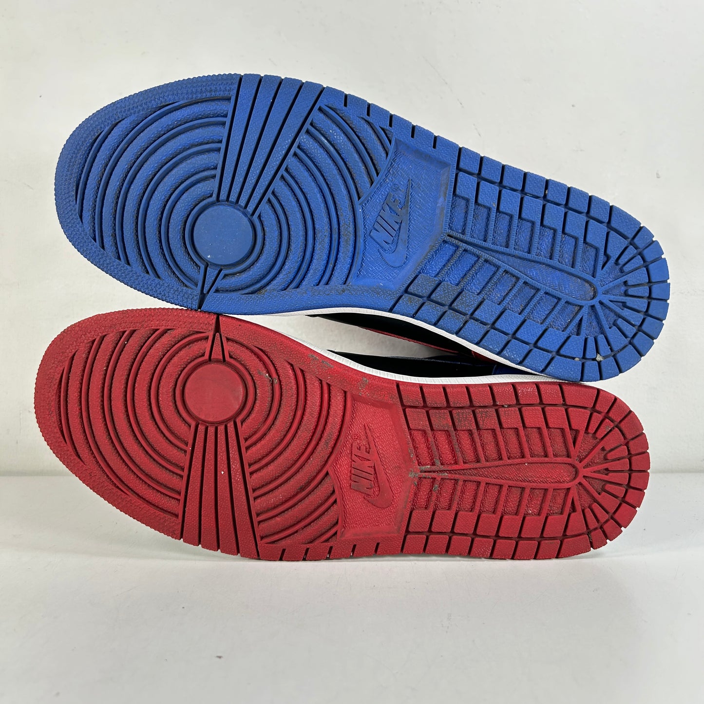 555088 026 Jordan 1 Retro Top 3 [USED] - 9.5 M (Used) (No Box)