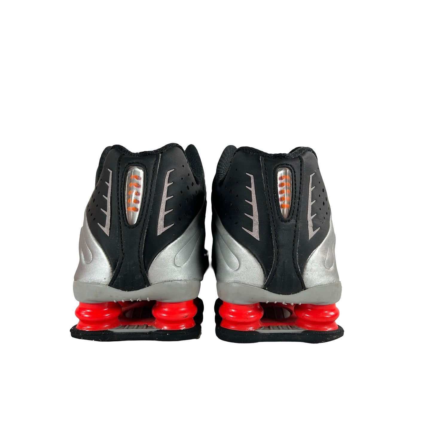 BV1111 008 Nike Shox R4 Black Metallic Silver (2018/2024) [USED] - 7 M (Used)