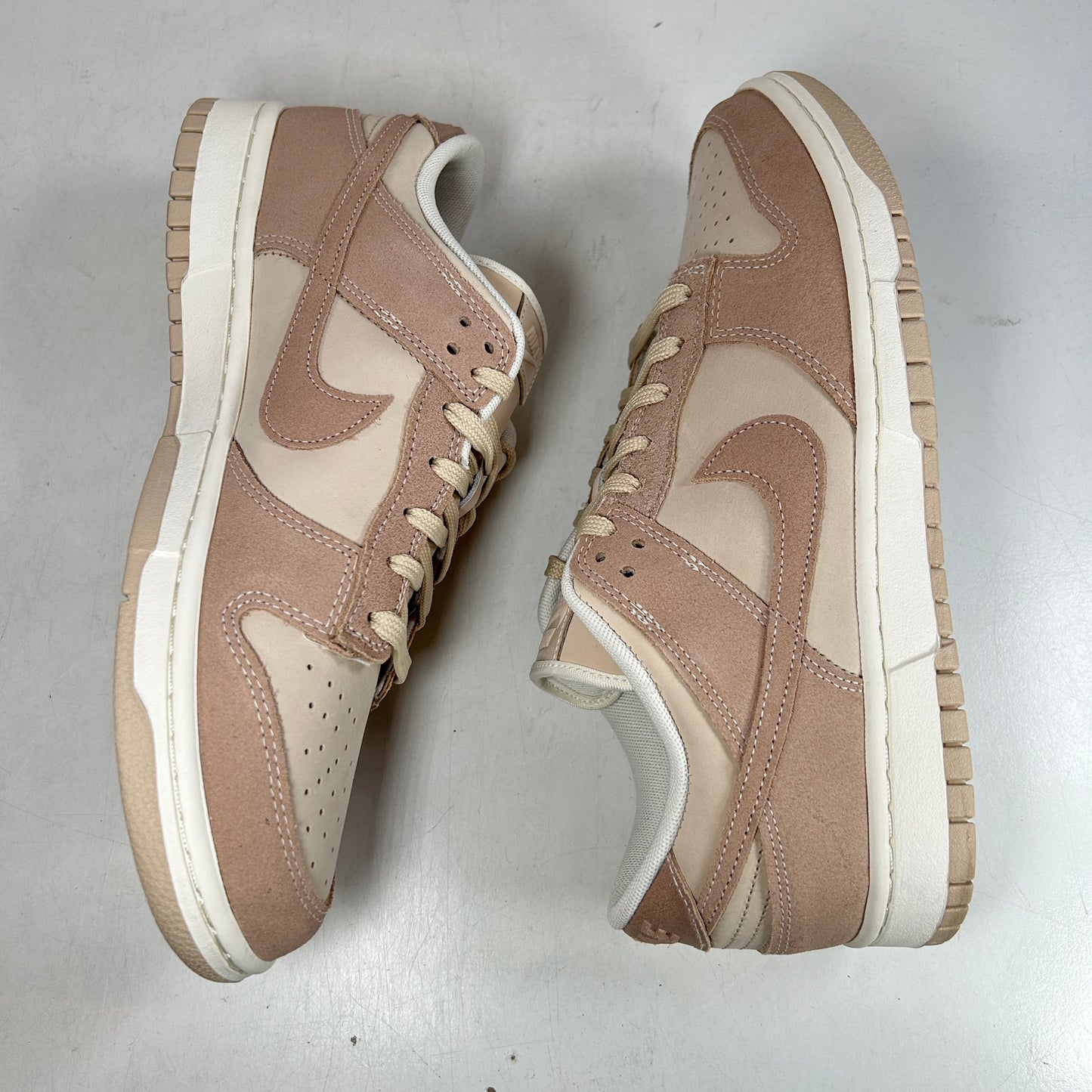 FD0873 126 Nike Dunk Low SE Sanddrift (W) [USED] - 12 W (Used)