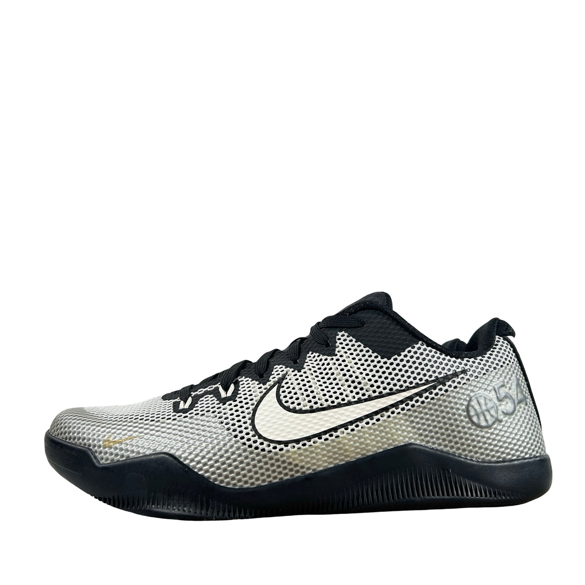 869600 010 Nike Kobe 11 Quai 54 - 10.5 M (Yellowing)