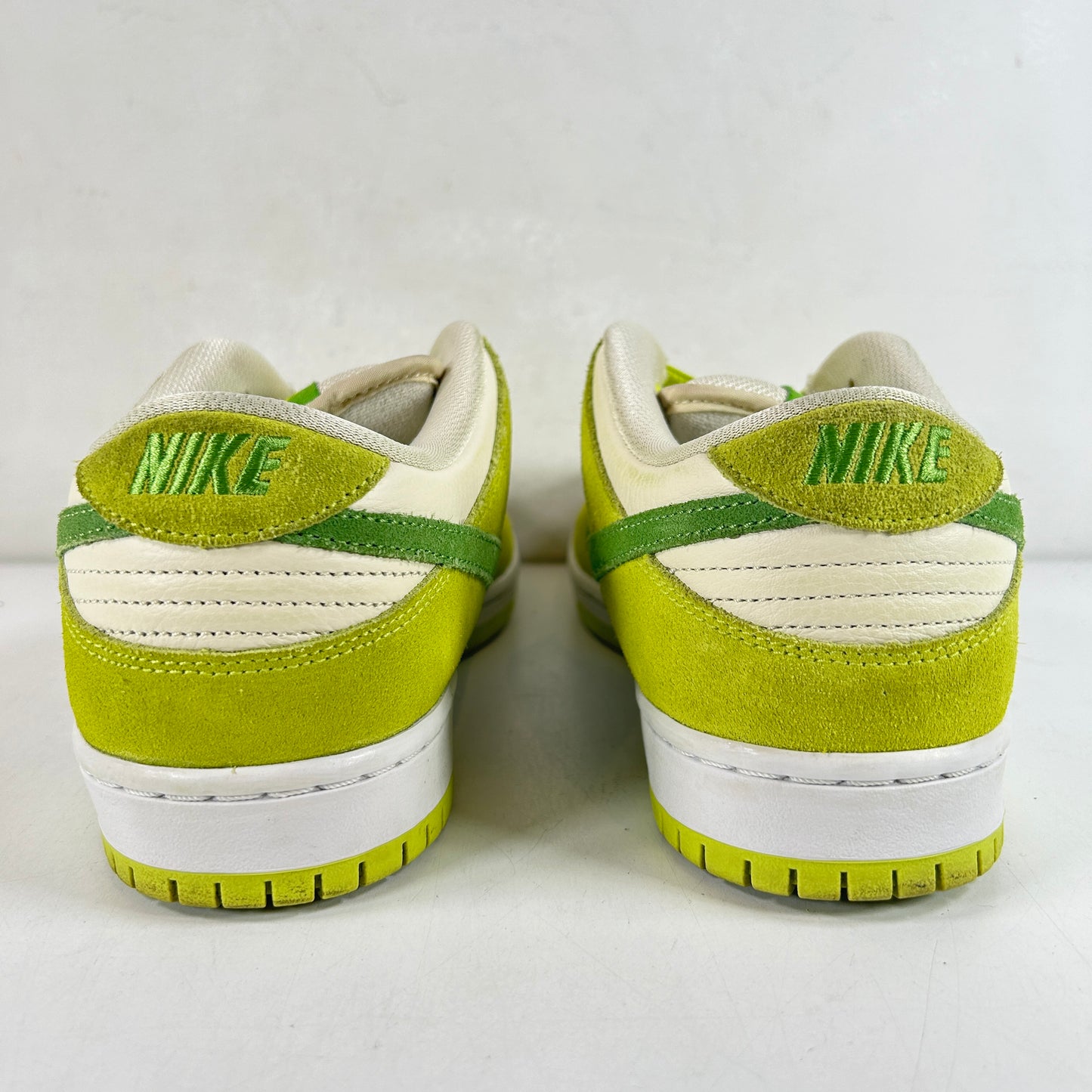 DM0807 300 Nike SB Dunk Low Green Apple [USED] - 8 M (Used)