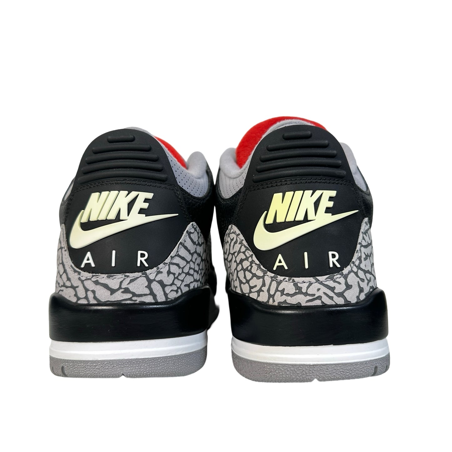 854262 001 Jordan 3 Black Cement 2018 [CONDITIONAL] - 10.5 M (Yellowing Heel Tab)