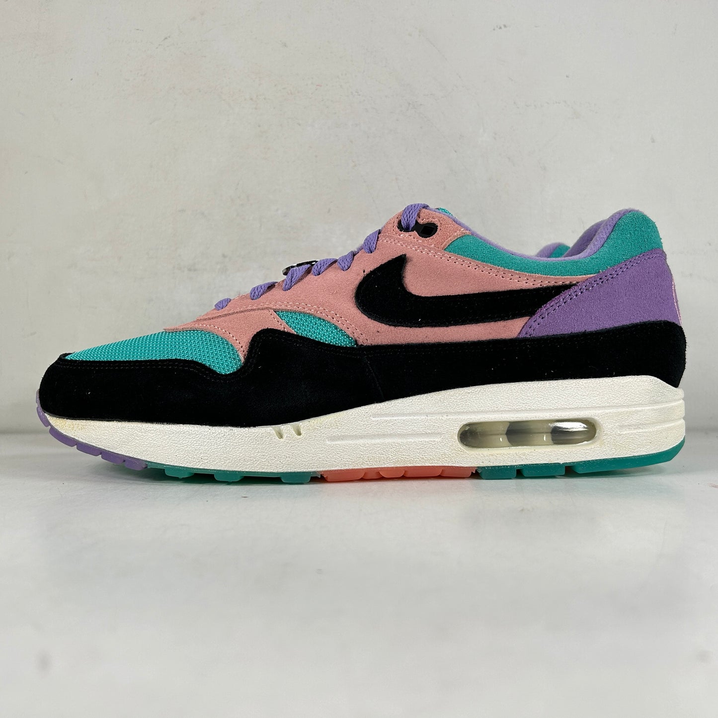 BQ8929 500 Nike Air Max 1 Have a Nike Day [CONDITIONAL] - 11 M (Glue Stains) (Damaged Box)