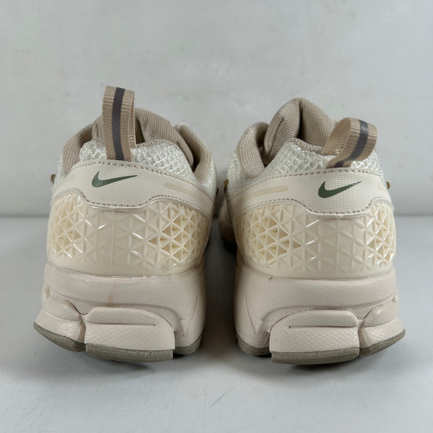 HF6998 101 Nike Zoom Vomero 5 Pale Ivory (GS) [USED] - 5.5 Y (Used)