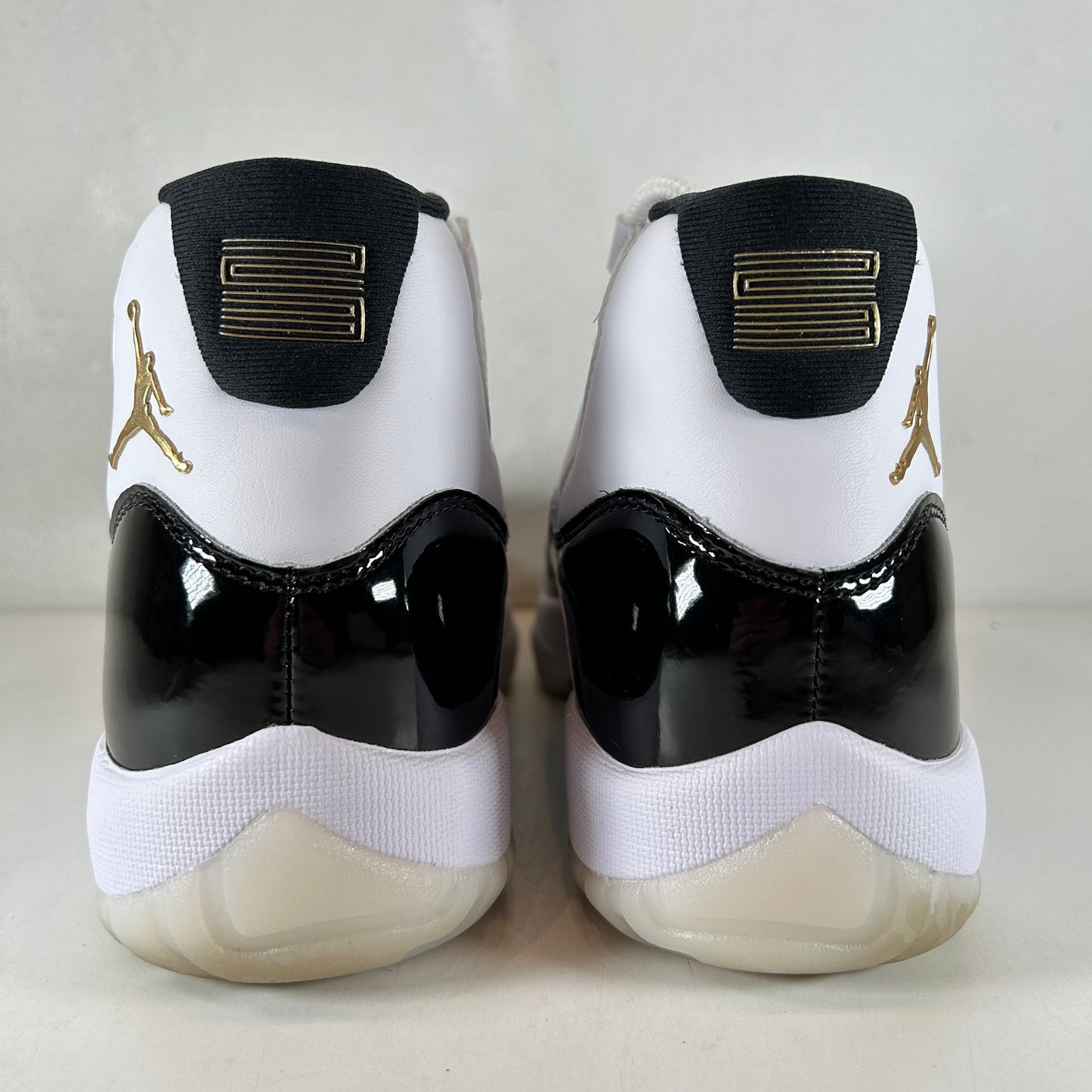 CT8012 170 Jordan 11 Retro DMP Defining Moments (2023) [USED] - 8.5 M (VNDS2)