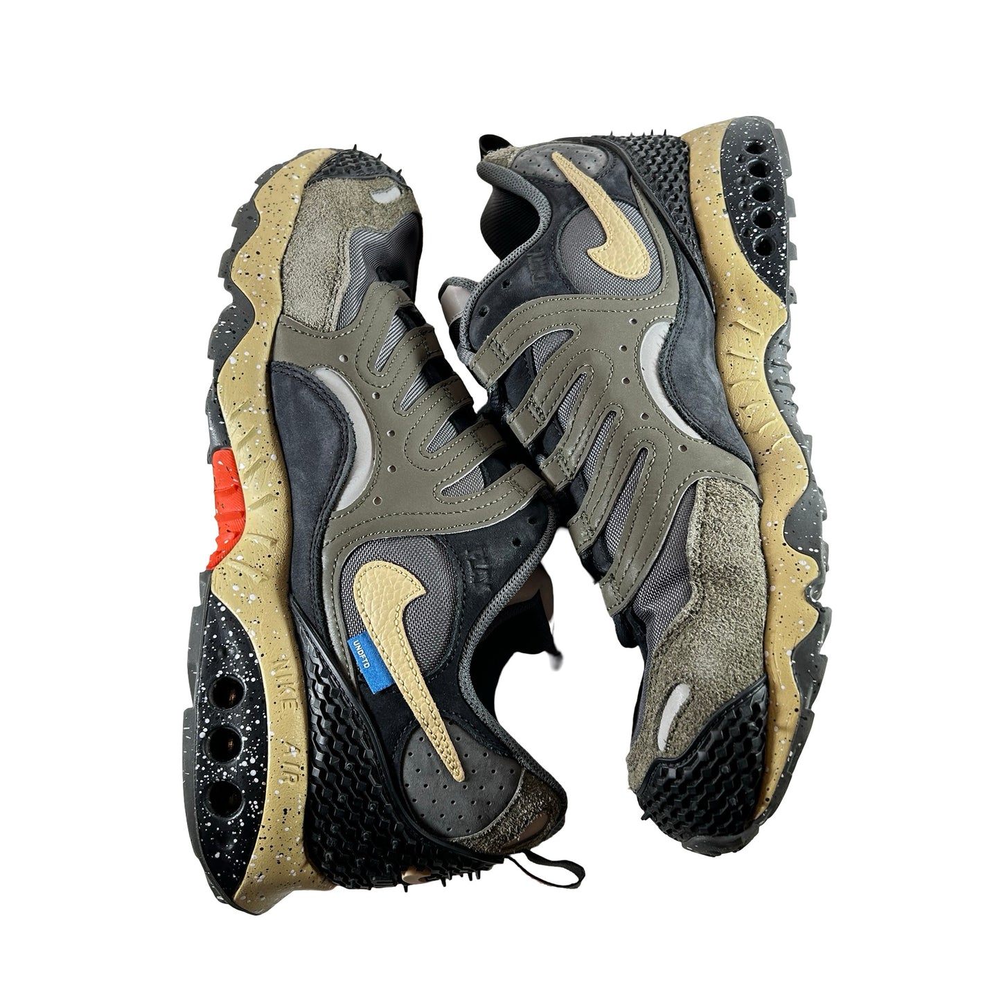 FN7546 300 Undefeated x Air Terra Humara Cargo Khaki [USED] - 13 M (Used2)
