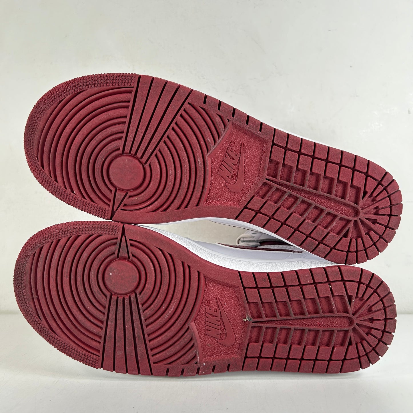 BQ4422 161 Jordan 1 Retro High 85 OG Metallic Burgundy [USED] - 5.5 M (Used)