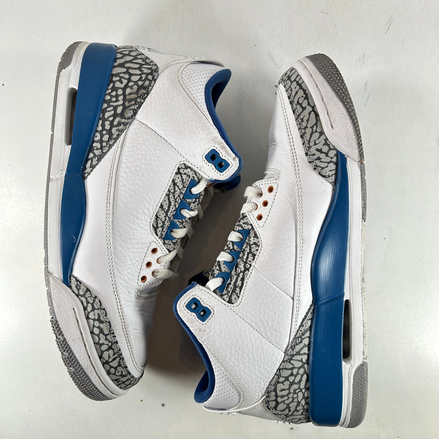 CT8532 148 Jordan 3 Retro Magos