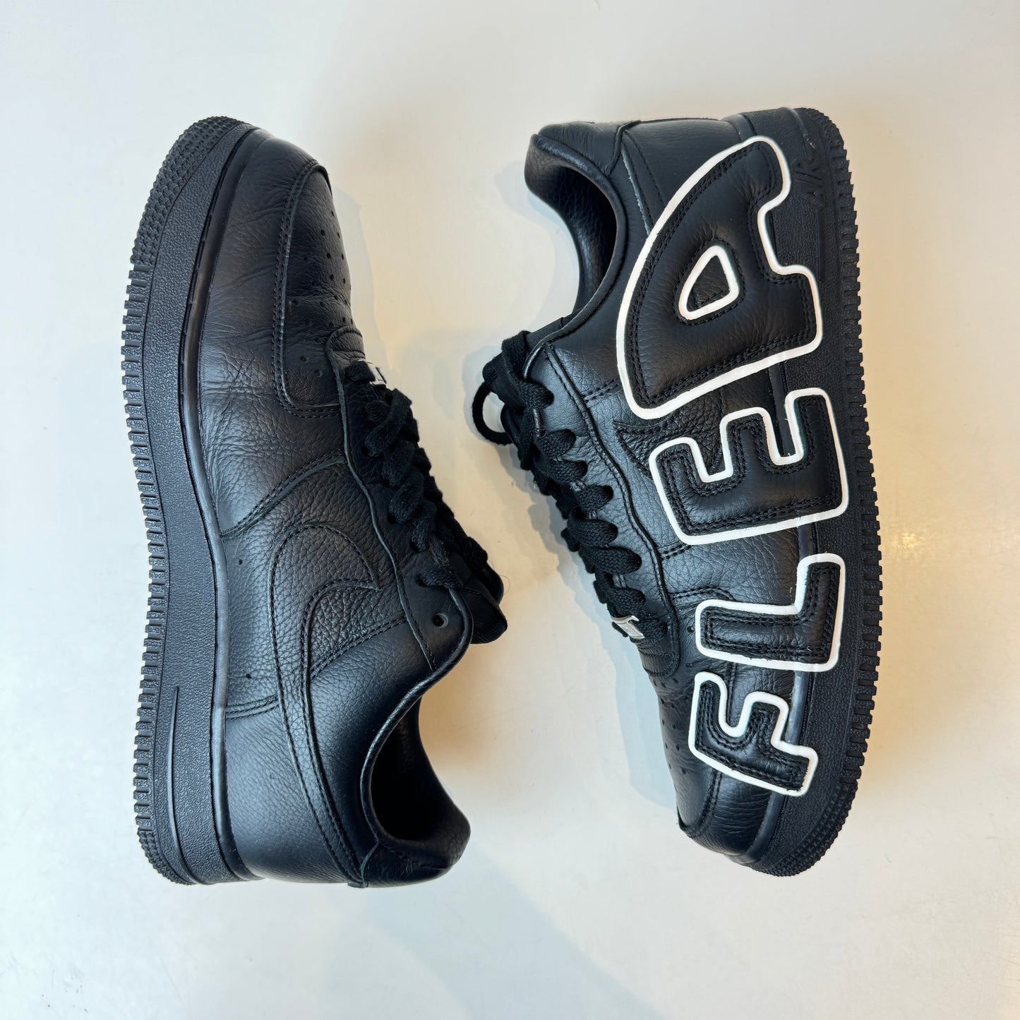 HJ8463 001 Nike Air Force 1 Low Cactus Plant Flea Market Black (2024) [USED] - 8.5 M (Used)