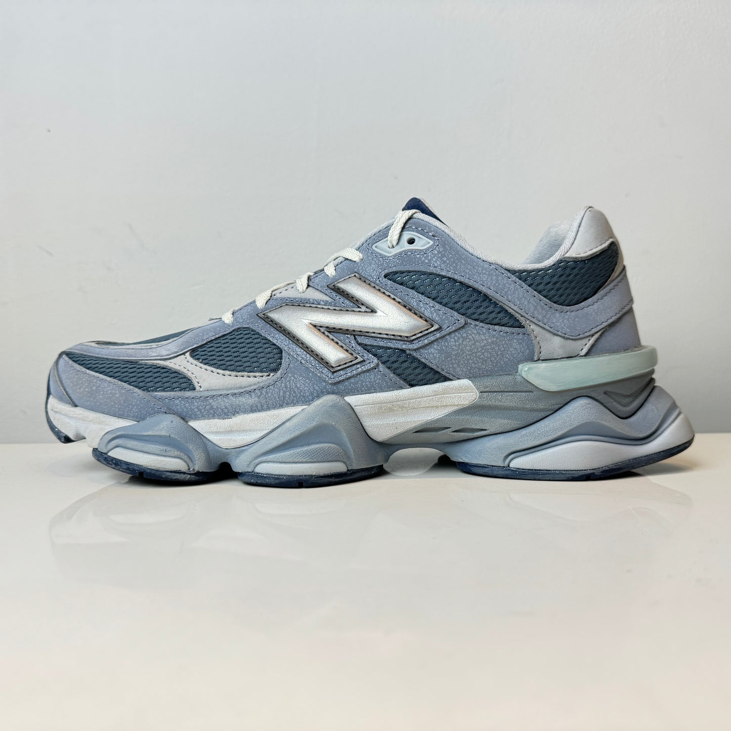 U9060MD1 New Balance 9060 Grey Day (2023) [USED] - 11 M (Used)