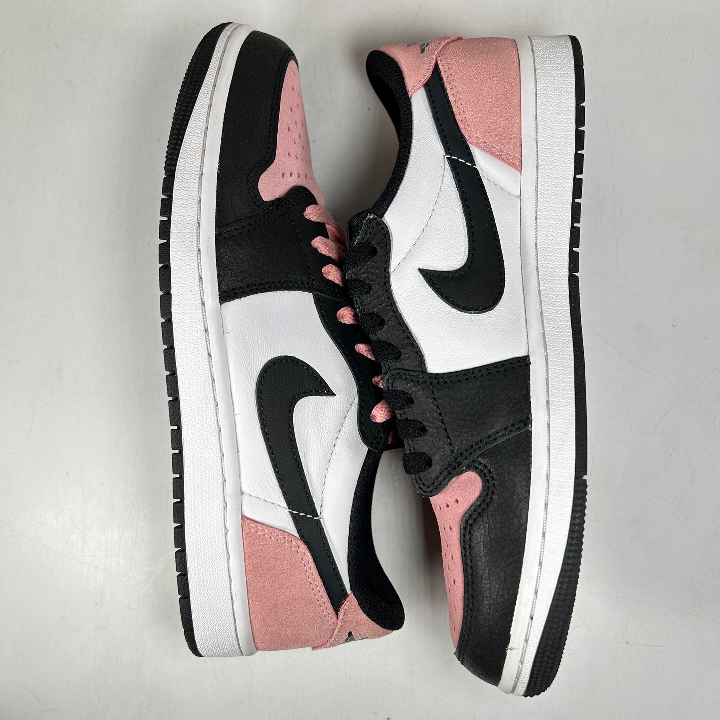 CZ0790 061 Jordan 1 Low OG Bleached Coral [USED] - 8.5 M (Used)