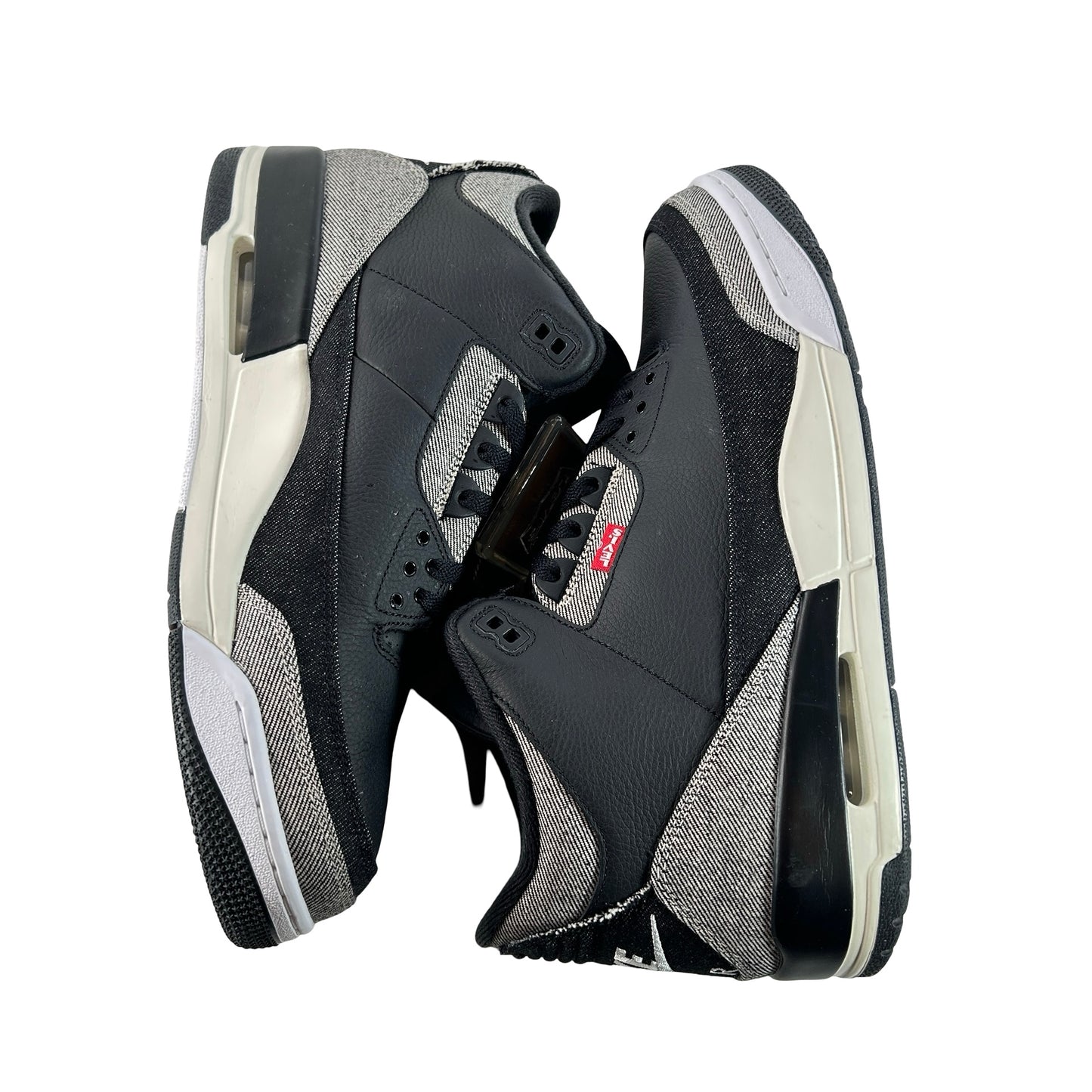 IR0914 400 Jordan 3 Retro Levi’s Black [USED] - 13 M (Used)