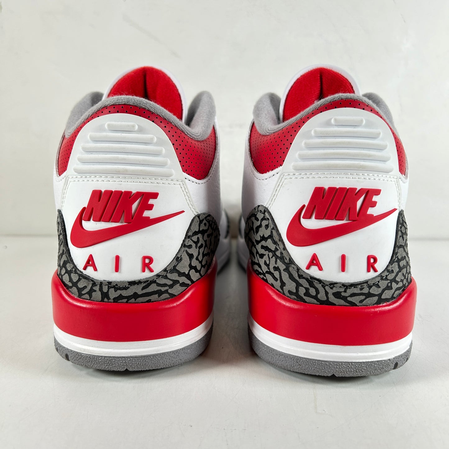 DN3707 160 Jordan 3 Retro Fire Red (2022) [USED] - 11 M (Used2)