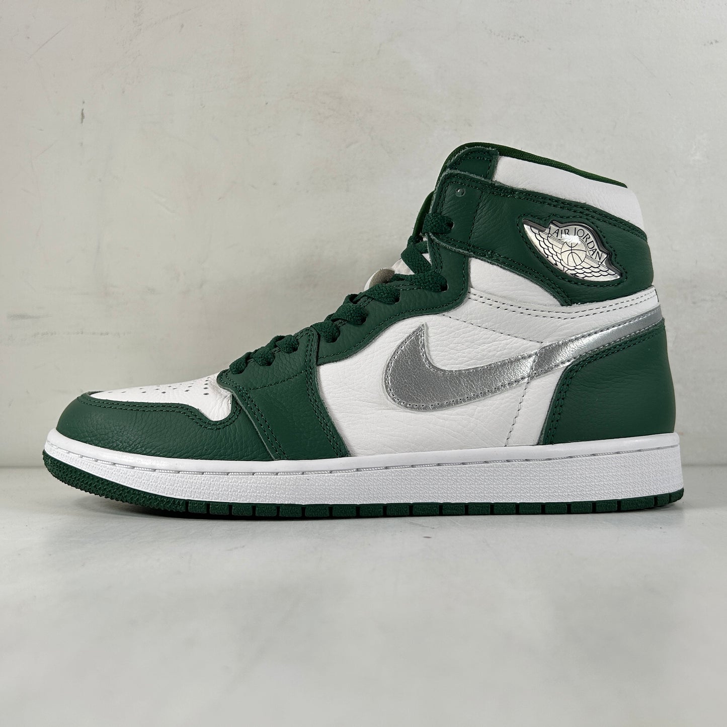 DZ5485 303 Jordan 1 Retro High OG Gorge Green [USED] - 9.5 M (Used)