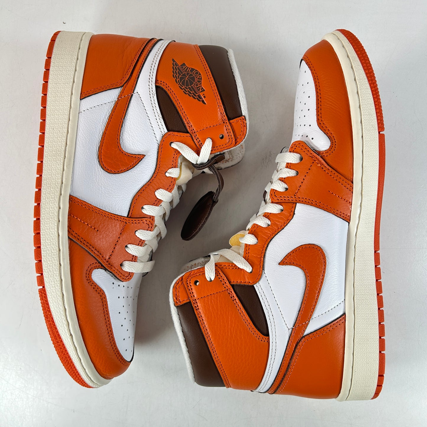 DO9369 101 Jordan 1 Retro High OG Starfish (Mujeres)