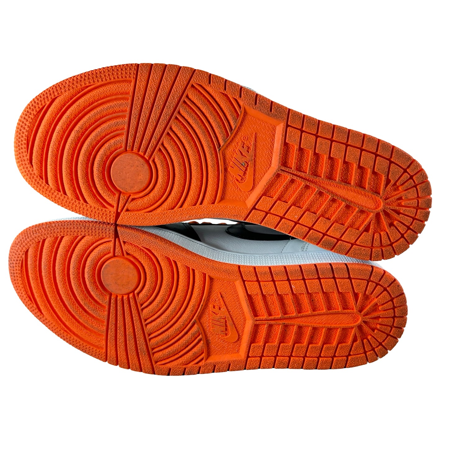 555088 180 Jordan 1 Retro High Electro Orange [USED] - 9.5 M (Used)