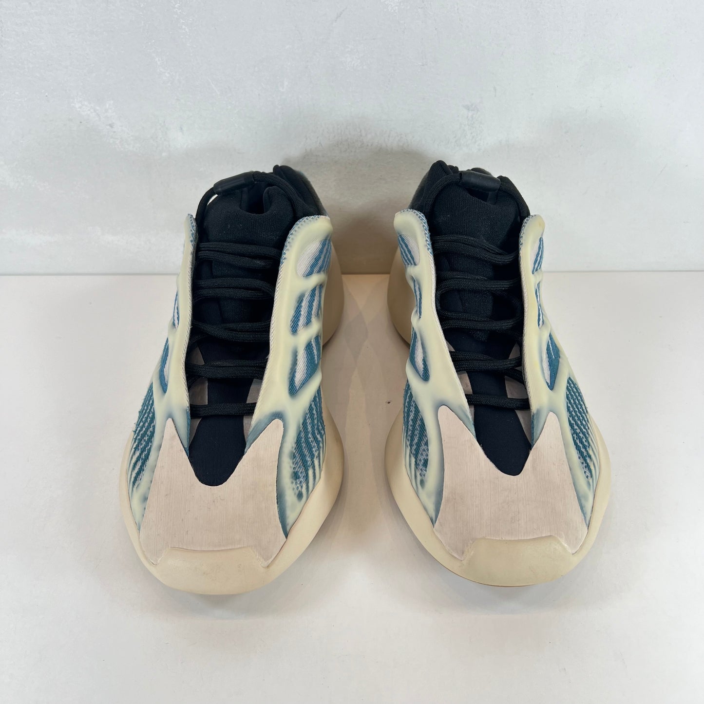 GY0260 adidas Yeezy 700 V3 Kyanita